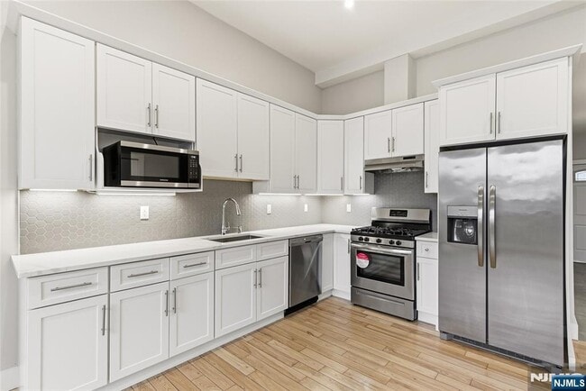 Building Photo - 12 Dempsey Ave