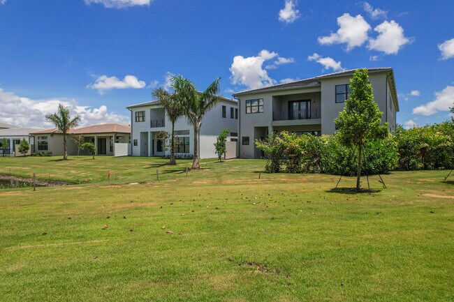 Building Photo - 9451 Riverside Pk Dr