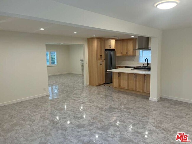 Building Photo - 8310 Pershing Dr