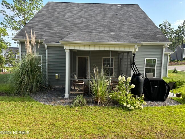 Building Photo - 1375 Whitney Dr