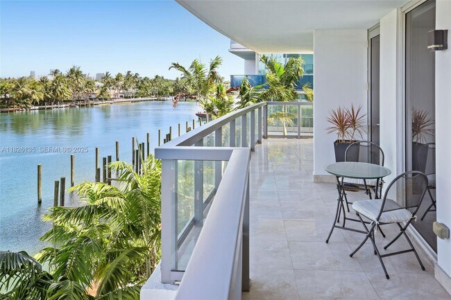 Building Photo - 9261 E Bay Harbor Dr