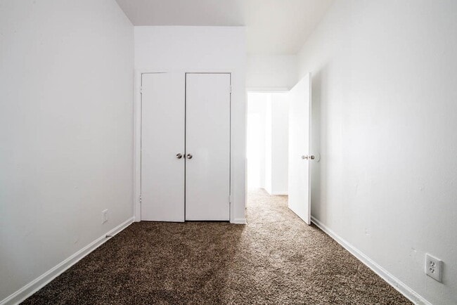 Building Photo - 418-24 S Laramie Ave Chicago, IL 60644