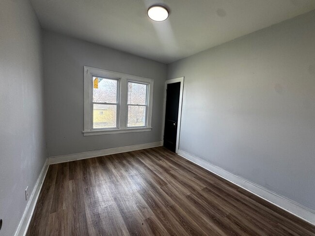 Building Photo - 11702 Tuscora Ave