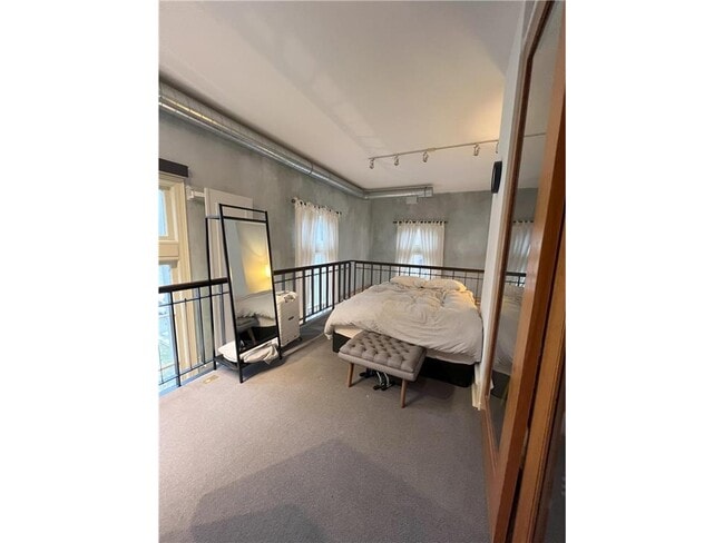 Building Photo - 214 4th St E