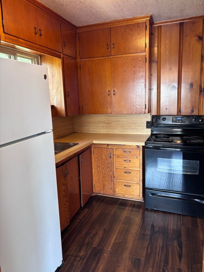 Building Photo - Adorable 1 bedroom studio in El Reno!