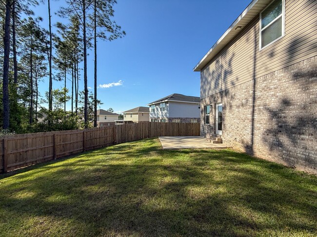Building Photo - 4 Bedroom 2.5 Bath Home in Nautical Landin...