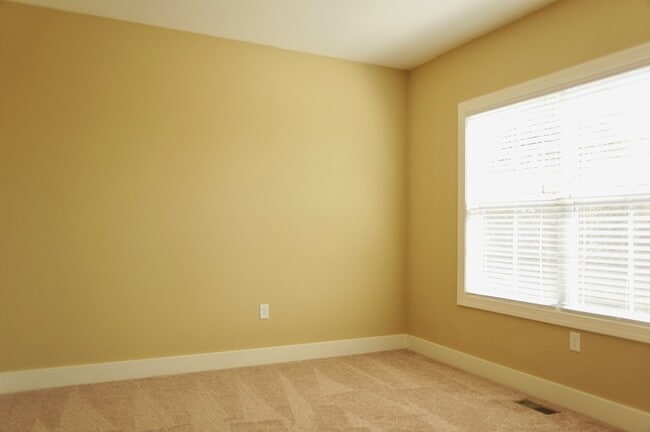 Building Photo - 131 N Franklin Ave