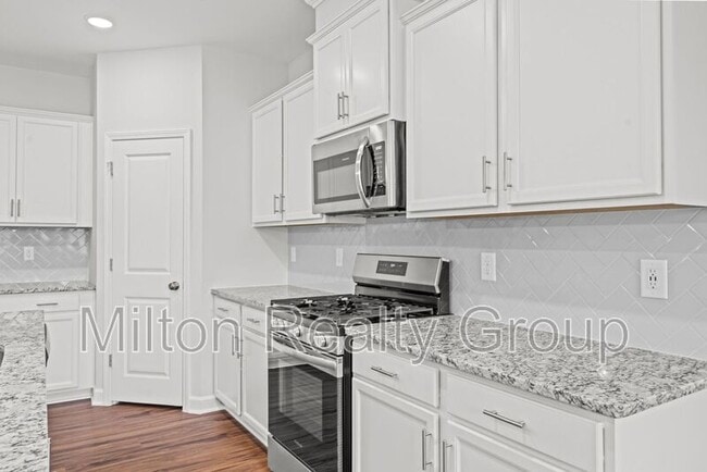 Building Photo - 45 Village Edge Dr