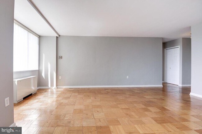 Building Photo - 10500 Rockville Pike