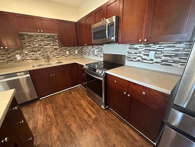 Building Photo - Welcome to the second city of Kapolei. Thi...
