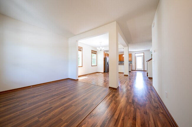 Building Photo - 1814 Spring Creek Dr