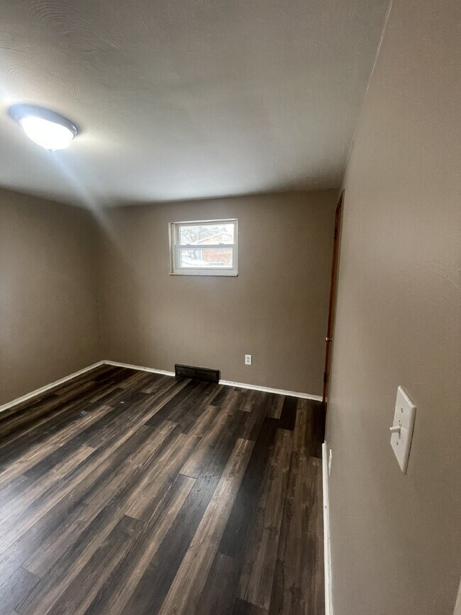 Building Photo - 149 Parkwood Rd