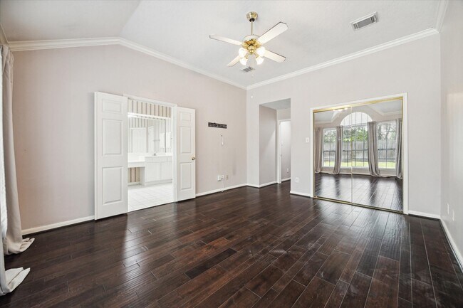 Building Photo - 8830 Fairbloom Ln