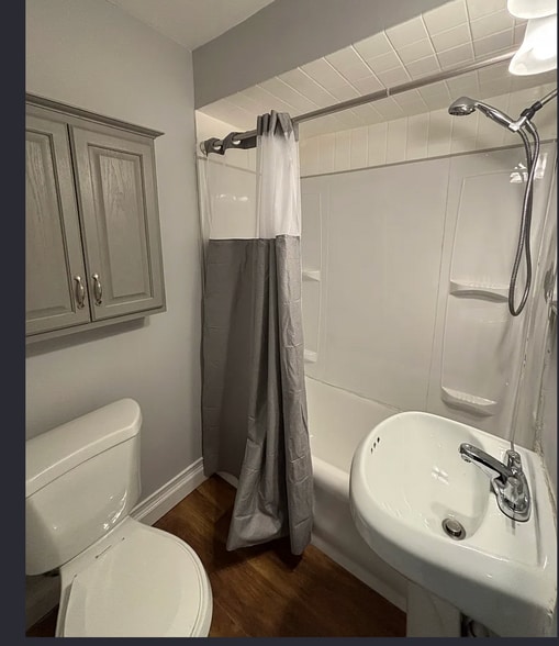 Building Photo - 1320 W Schubert Ave