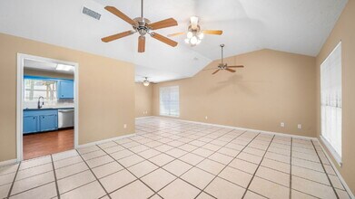 Building Photo - Enjoy comfortable, low-maintenance living in this updated, pet-friendly, carpet-free 3-bedroom ho...