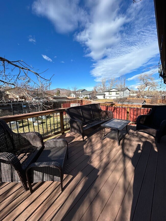 Building Photo - Stunning 4 BR/2 BA Morrison Home!!