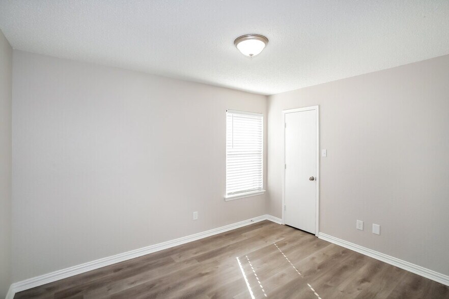 Building Photo - 321 Candlestick Trail