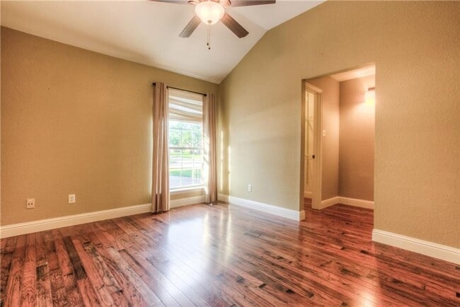 Building Photo - Spacious 3 Bed- 2 Bath in the Exclusive Private Riverwood Addition- SW Fort Worth- 76116