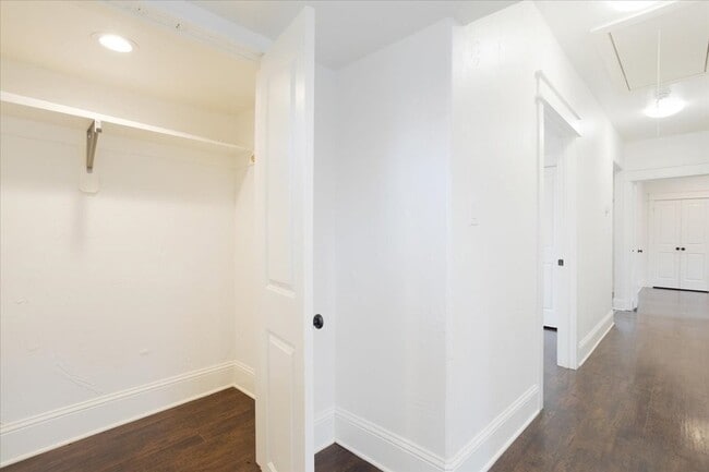 Building Photo - 805 W Owings St