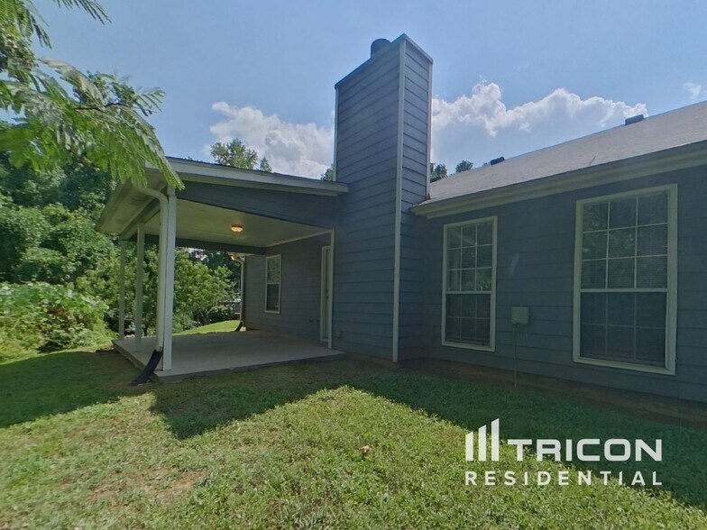 Building Photo - 5490 Maltdie Ct NE