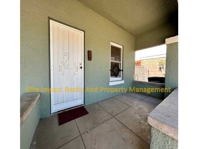 Building Photo - 1303 N Park Ave