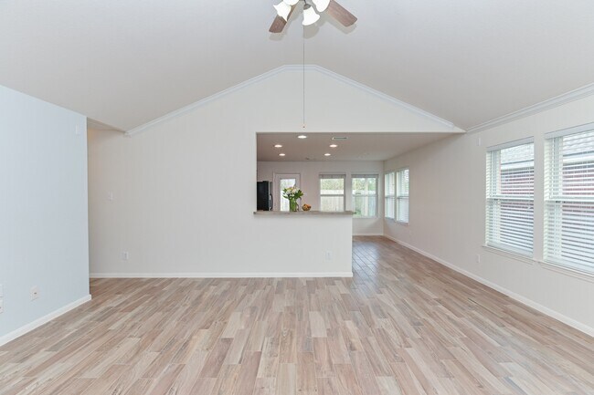 Building Photo - 4022 Mt Everest Way