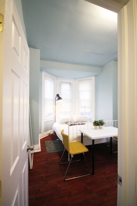 Building Photo - 4417 Sansom St