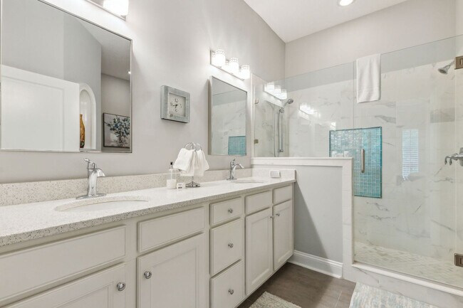 Building Photo - 95217 Summerwoods Cir