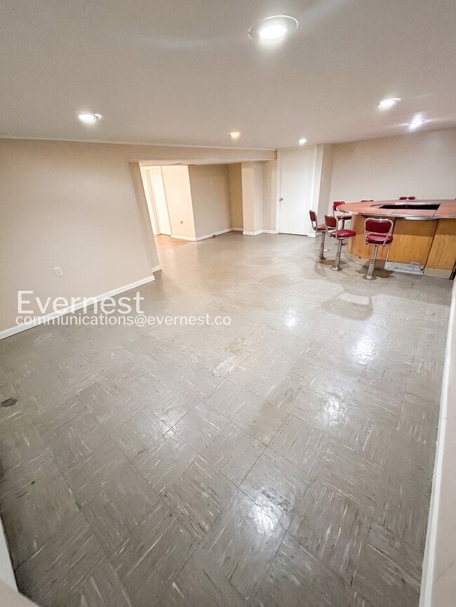 Building Photo - Charming 3-Bedroom Home with Central A/C and Carport Parking / 3 beds 1 bath / Available now!