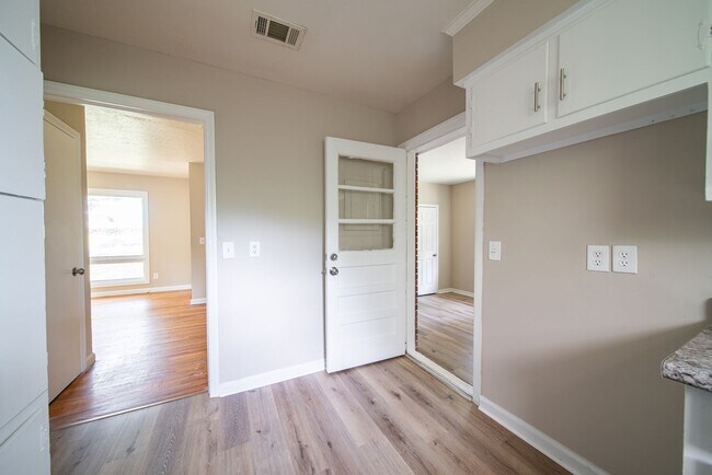 Building Photo - Coming Soon! Spacious 5 Bedroom 3 Bath Home