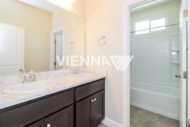 Building Photo - 12702 Thornberg Way