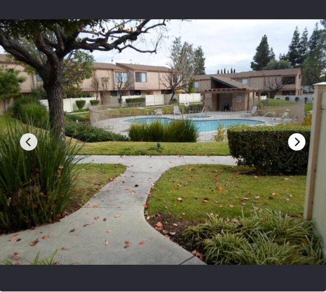 Building Photo - 261 S Sentous Ave