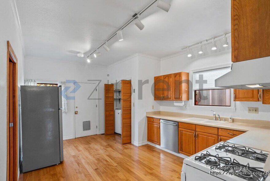 Building Photo - 4151 Manila Ave