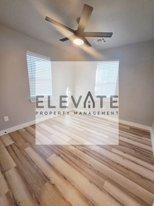 Building Photo - 2217 SW 49th St