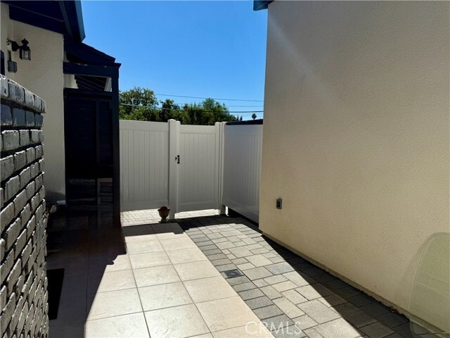 Building Photo - 85 S Baldwin Ave