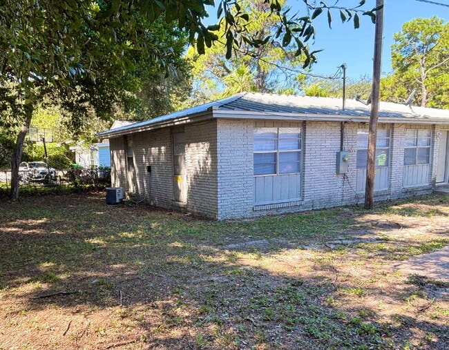 Building Photo - 340 Calhoun Ave