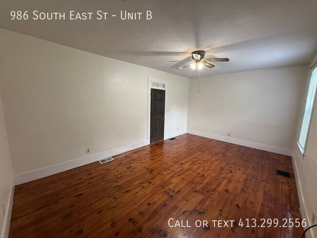 Building Photo - 986 S East St