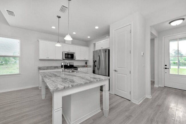 Building Photo - 303 Key Lime Pl