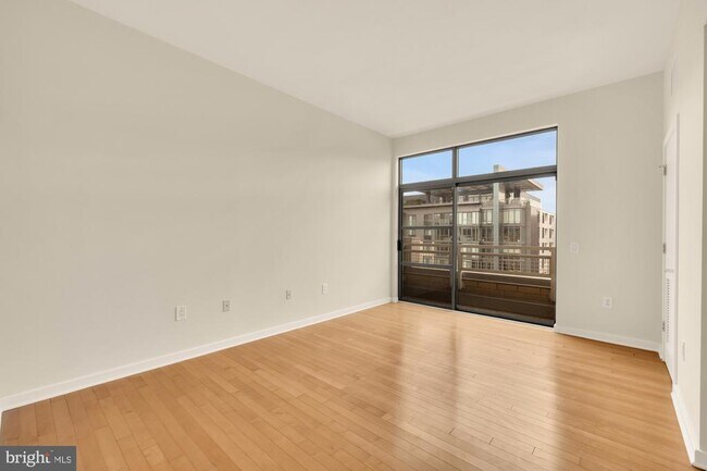Building Photo - 475 K St NW
