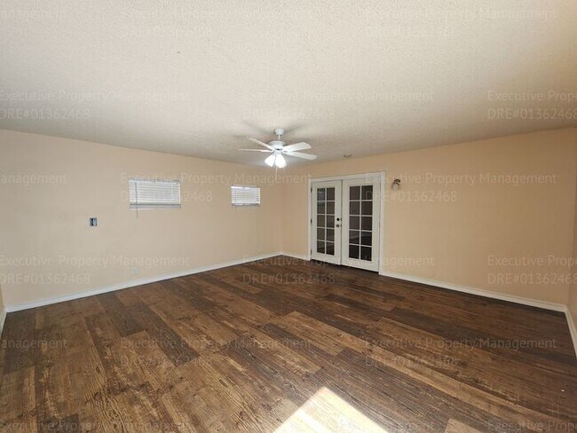 Building Photo - 3 Bedroom 2 Bath house