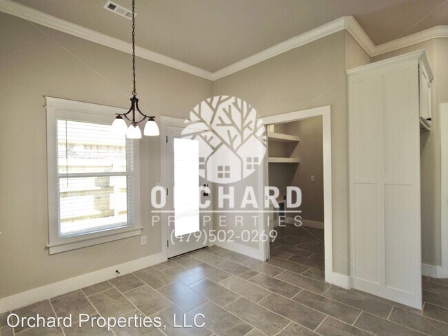 Building Photo - 4 br, 3 bath House - 1228 Giulia Ave.