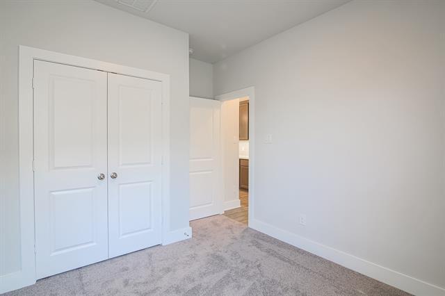 Building Photo - 917 Hawthorn Ln