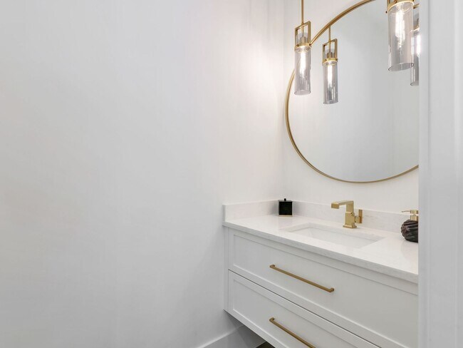 Building Photo - Brand-new contemporary estate on 2.27 private acres