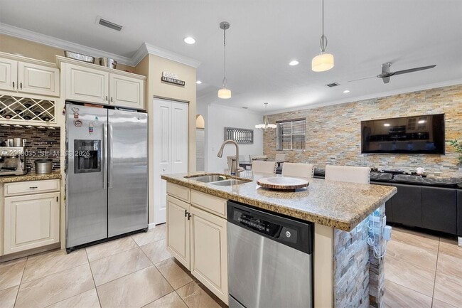 Building Photo - 25280 SW 119th Ave