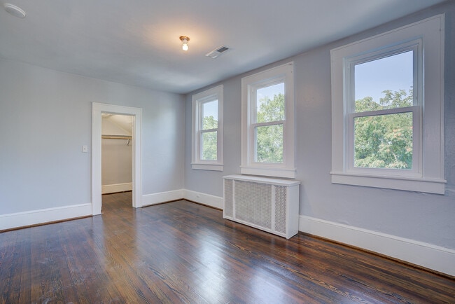 Building Photo - 1414 Hamilton Terrace SE