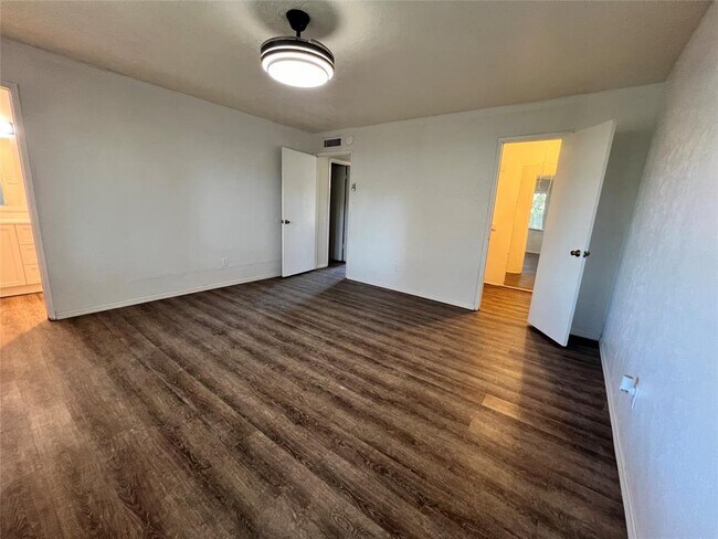 Building Photo - 24315 Beef Canyon Dr