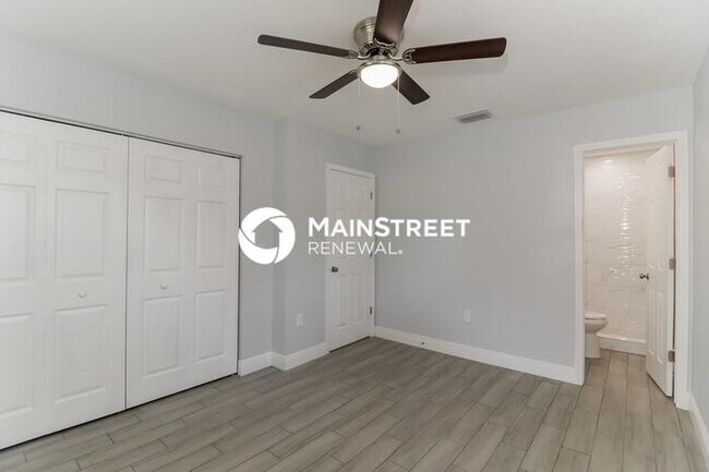 Building Photo - 4 Bedroom Pet-Friendly Home in TAMPA, FL w...