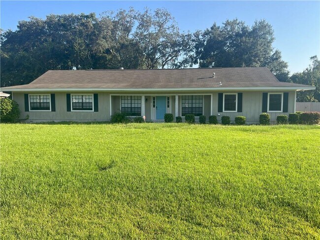 Building Photo - 500 Rivera Dr