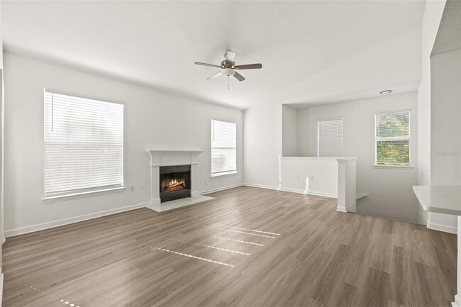 Building Photo - 18006 Villa Creek Dr