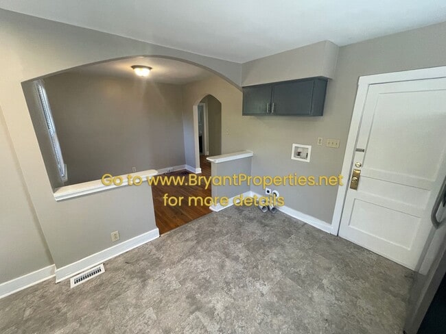 Building Photo - 250 Timmons St